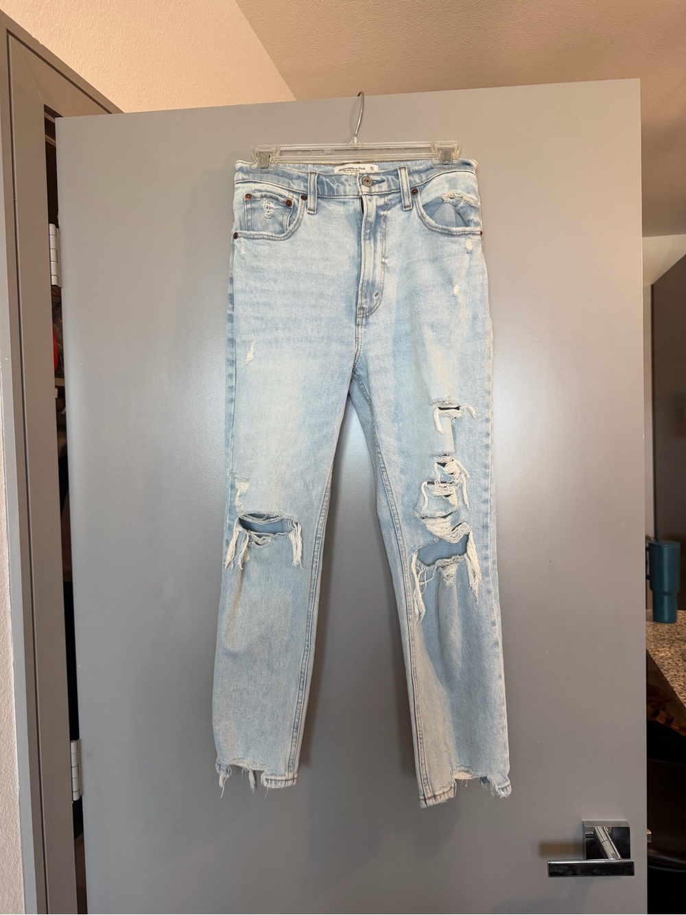 Abercrombie “The 90’s Straight Ultra High Rise”